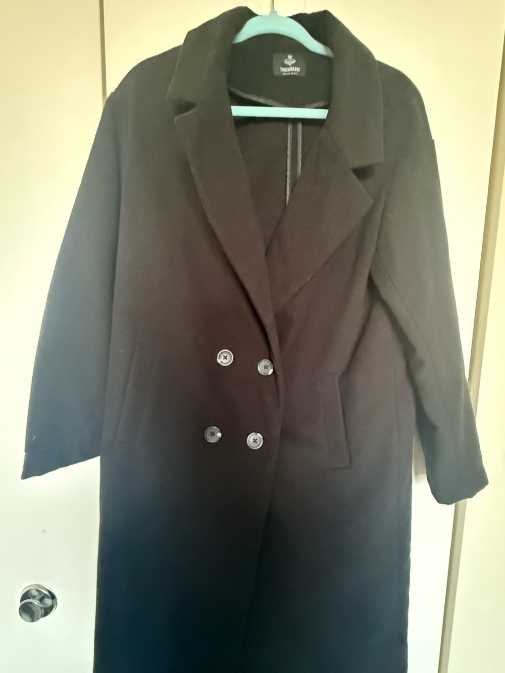 Thick & Tailored Double-Breasted Pea Coat in Black - Treasures